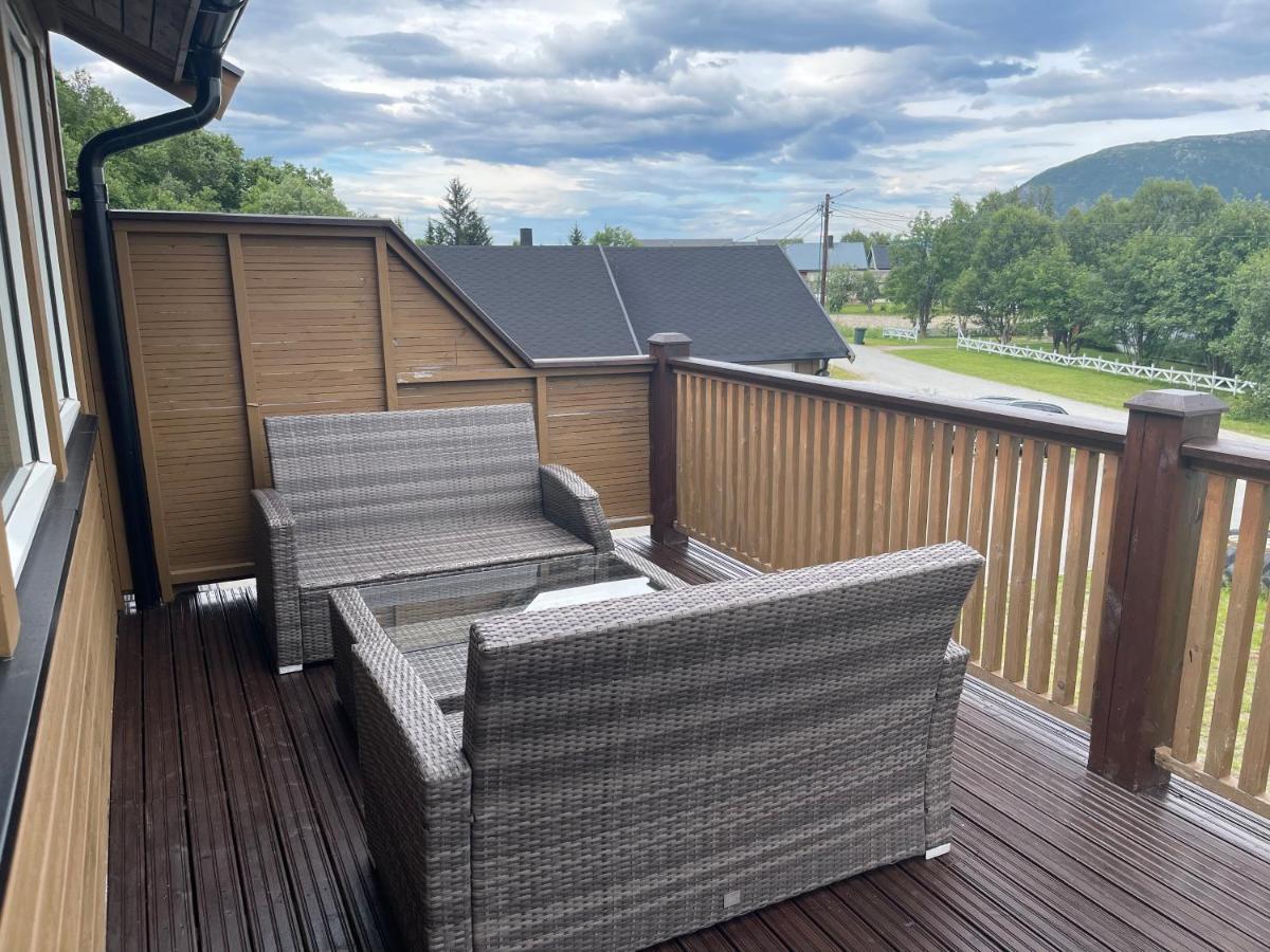 Pa Taket Overnatting Sørkjosen Extérieur photo