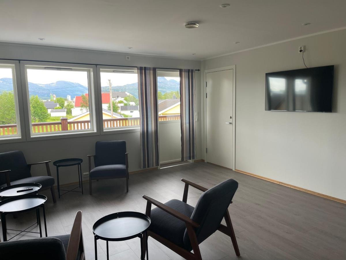 Pa Taket Overnatting Sørkjosen Extérieur photo