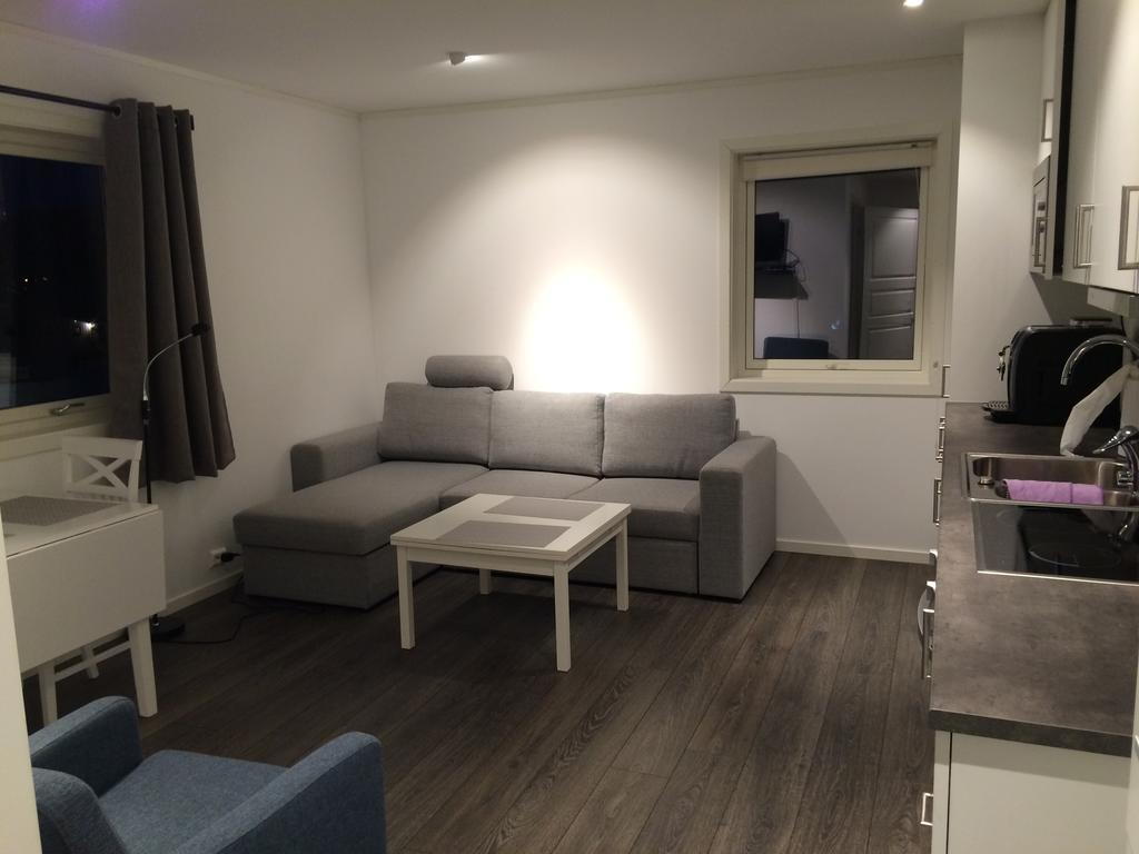 Pa Taket Overnatting Sørkjosen Chambre photo